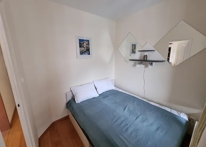 Merry&car - Huge Balcony + Living + 2br Budapest