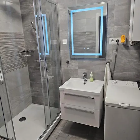 Apartmán Merry&car - Huge Balcony + Living + 2br