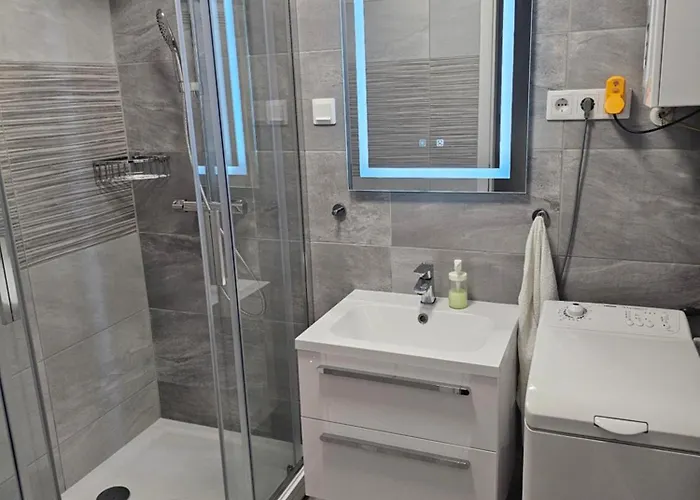 شقة Merry&car - Huge Balcony + Living + 2br